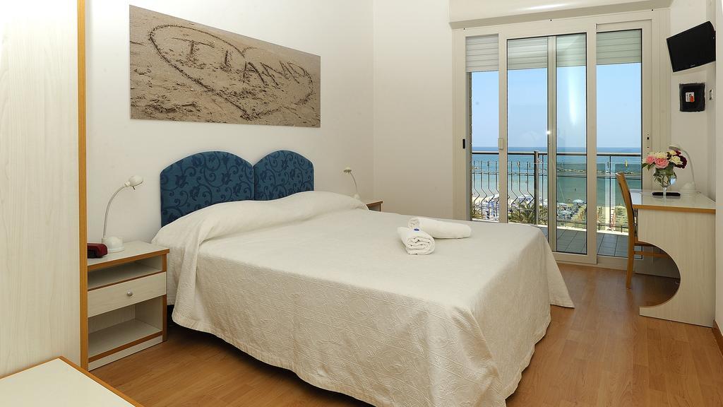 Petit Hotel San Benedetto del Tronto Esterno foto