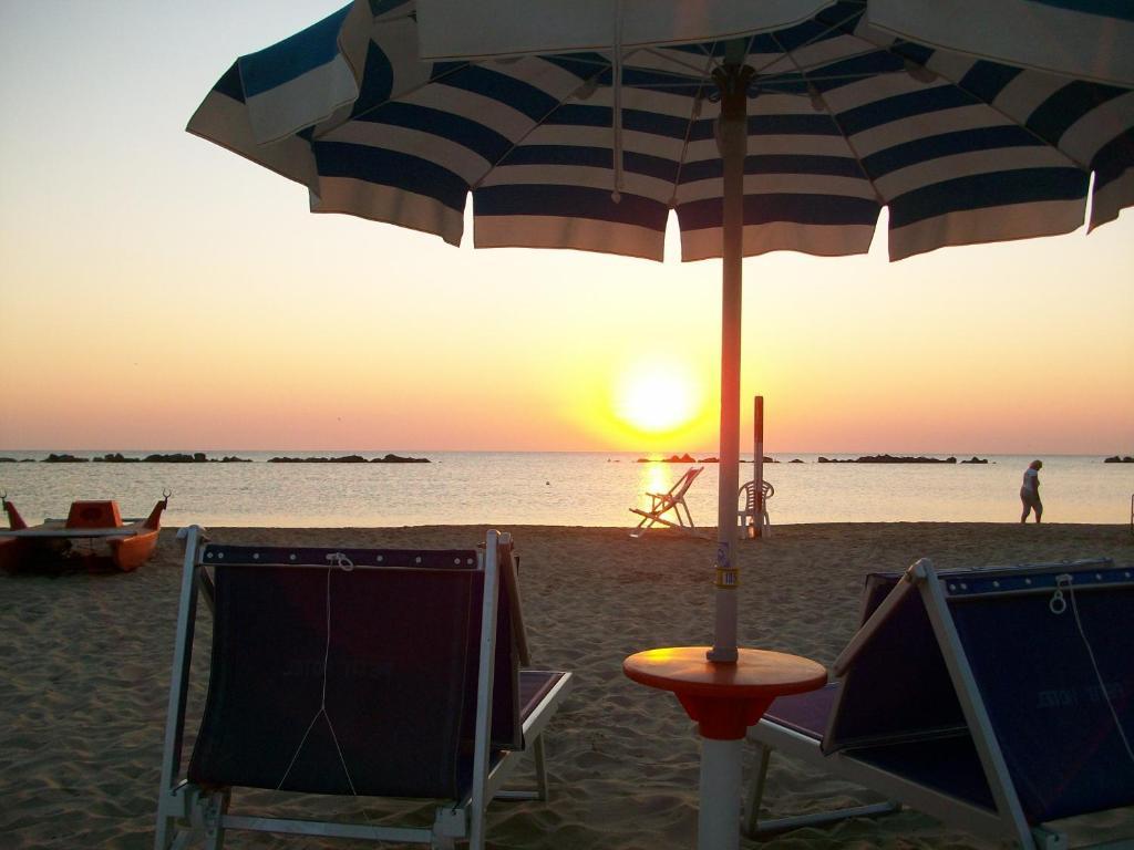 Petit Hotel San Benedetto del Tronto Esterno foto