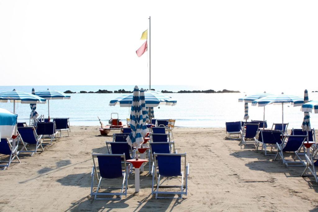 Petit Hotel San Benedetto del Tronto Esterno foto