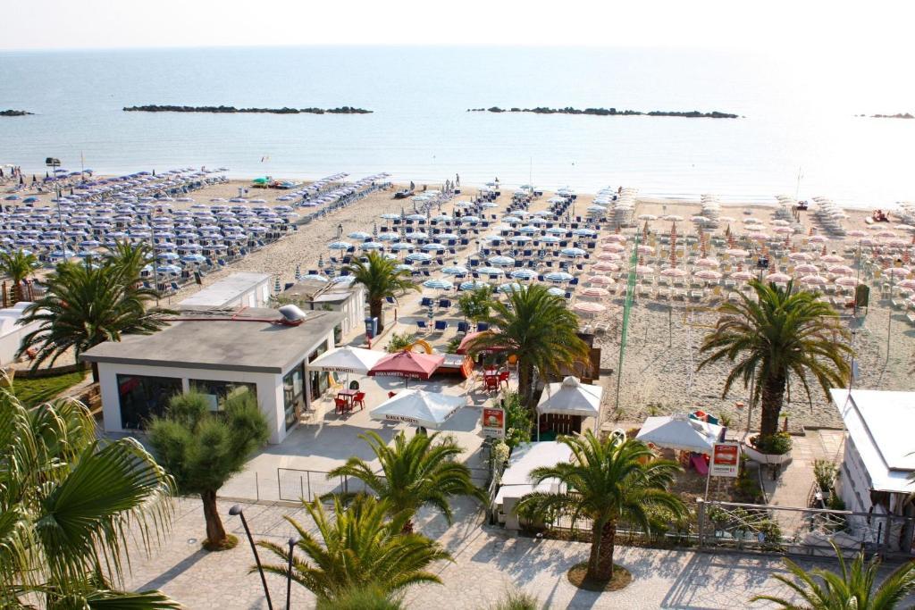 Petit Hotel San Benedetto del Tronto Esterno foto