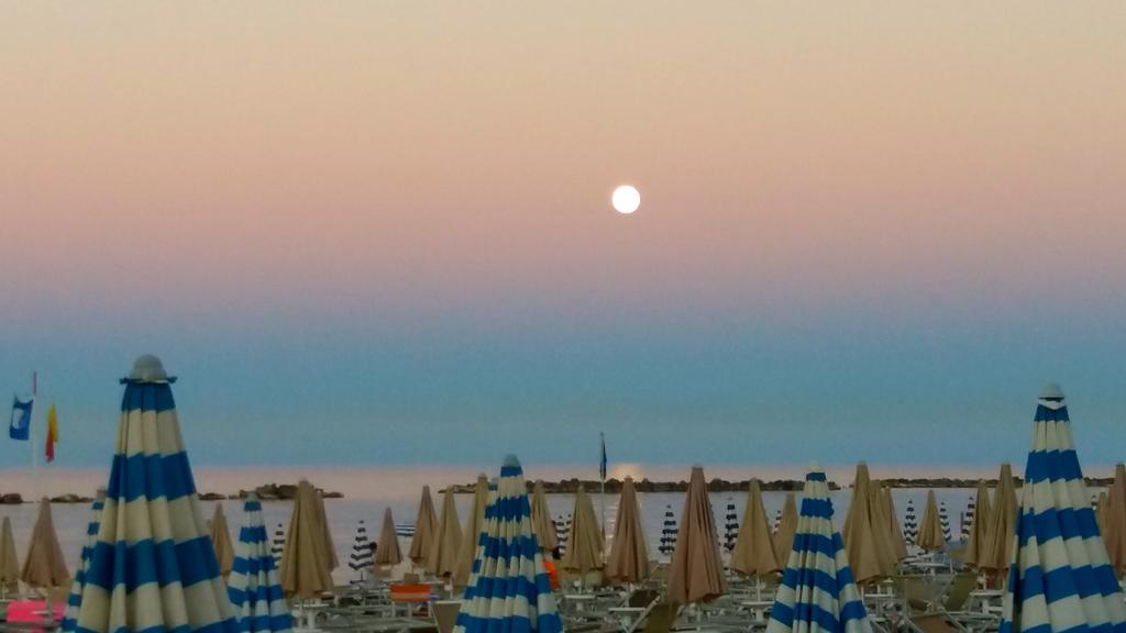 Petit Hotel San Benedetto del Tronto Esterno foto